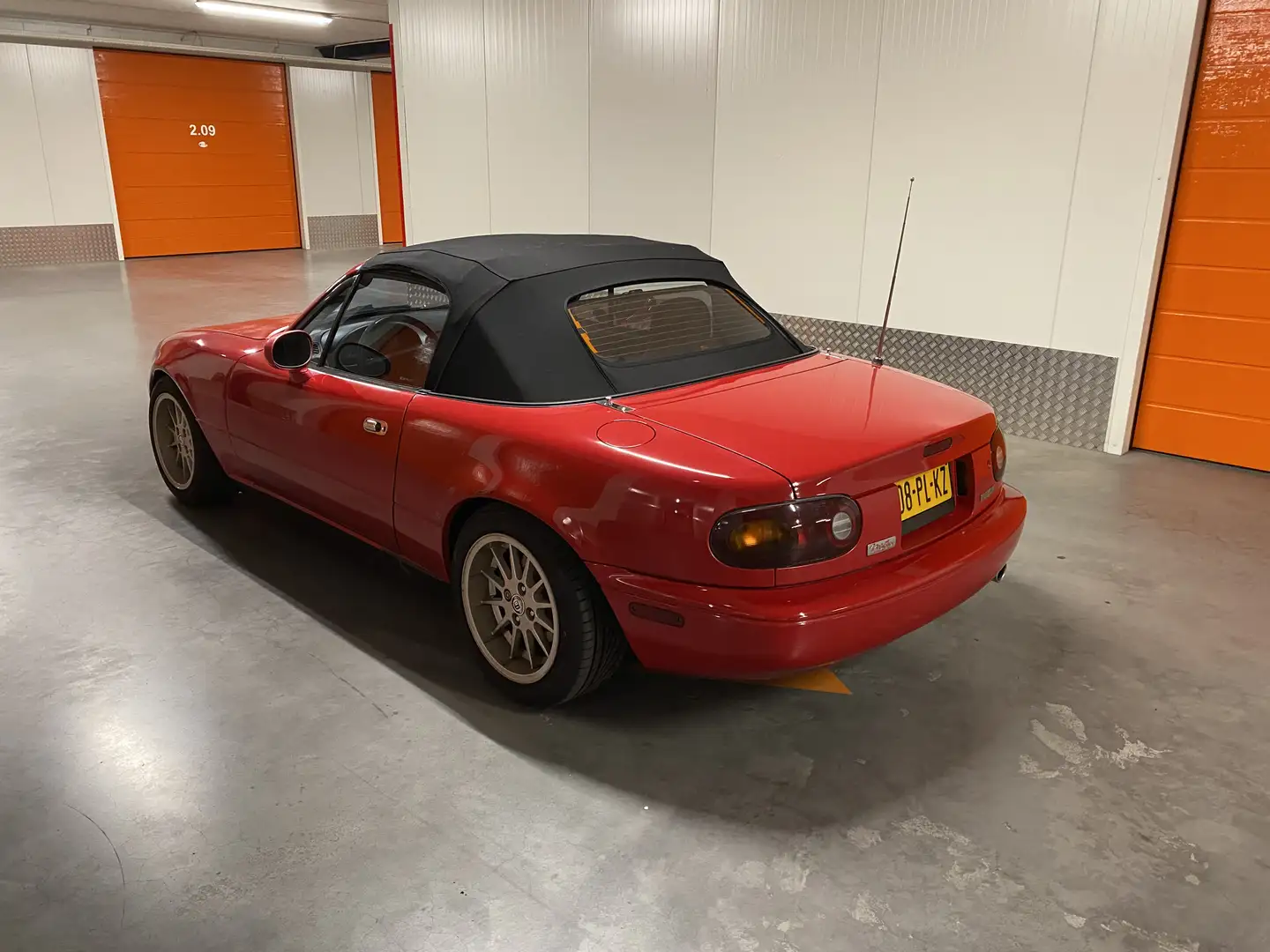 Mazda MX-5 Miata 1.8i 16V - 1