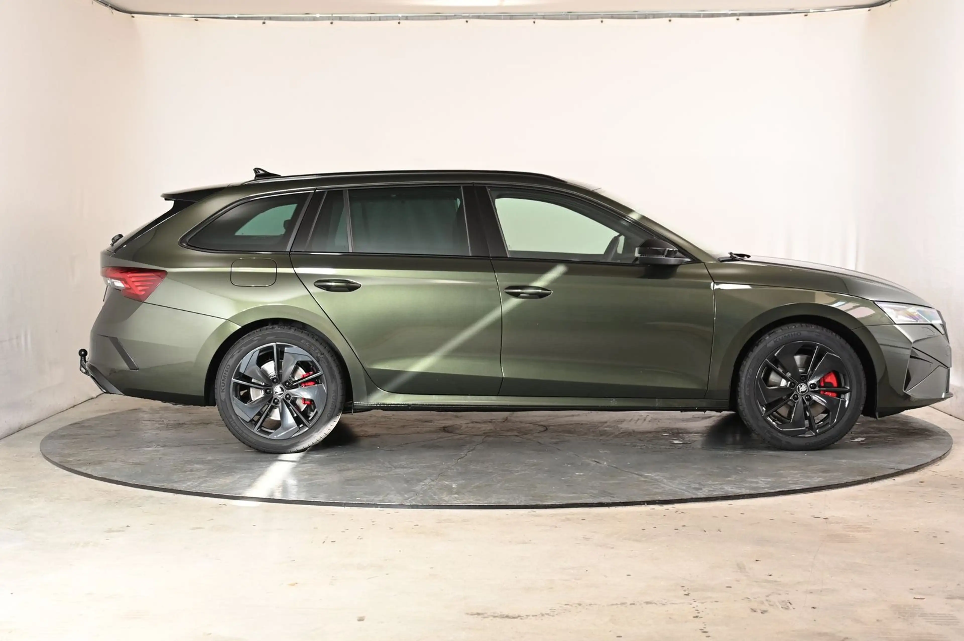 Skoda Octavia Combi RS ACC|AHK|RFK|Matrix|Navi|Carp... — photo 6