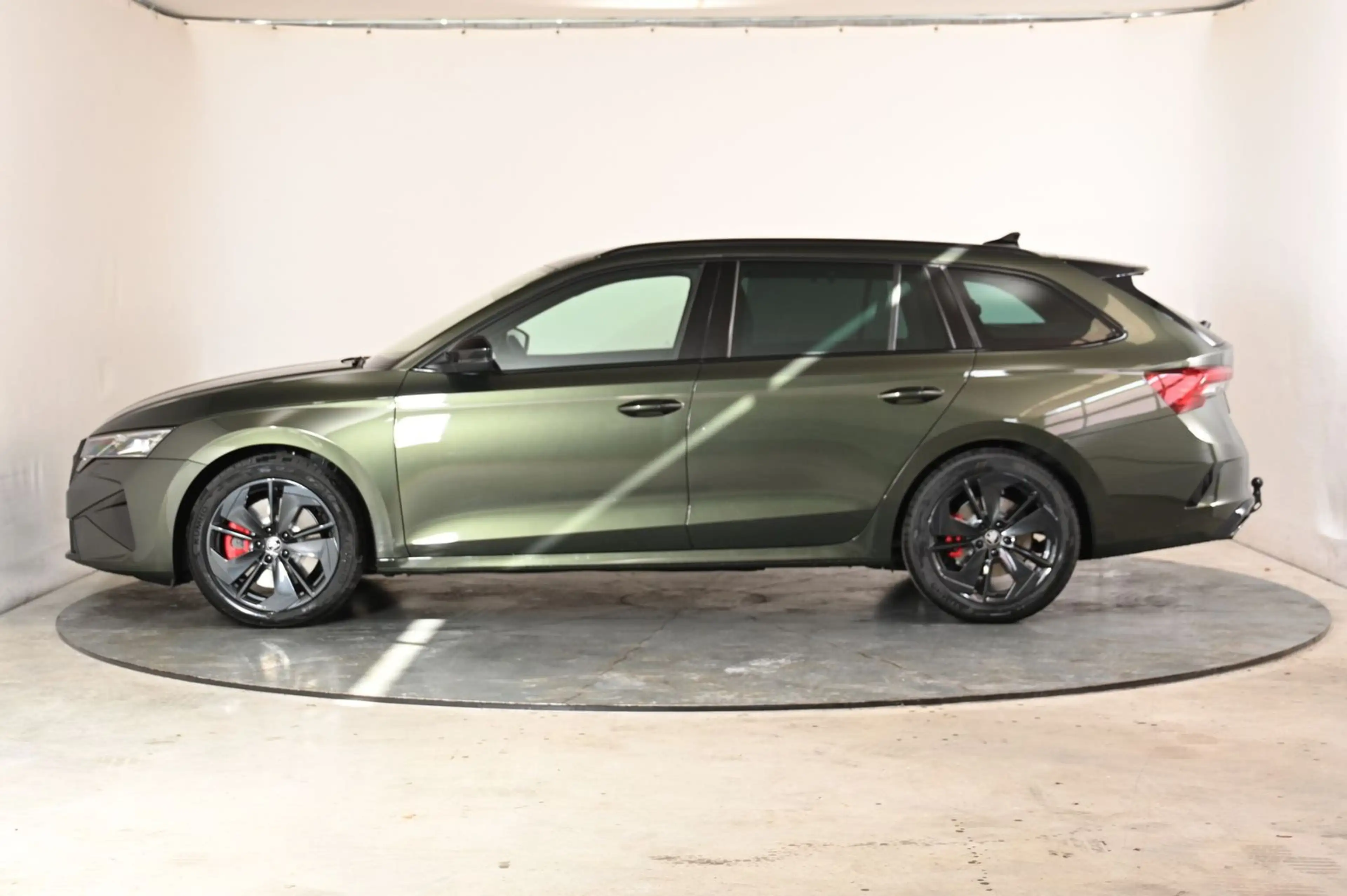 Skoda Octavia Combi RS ACC|AHK|RFK|Matrix|Navi|Carp... — photo 2