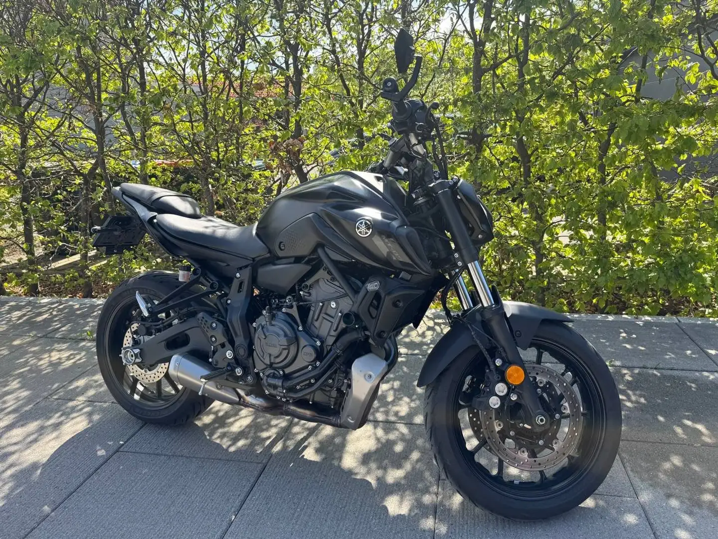 Yamaha MT-07 Schwarz - 2