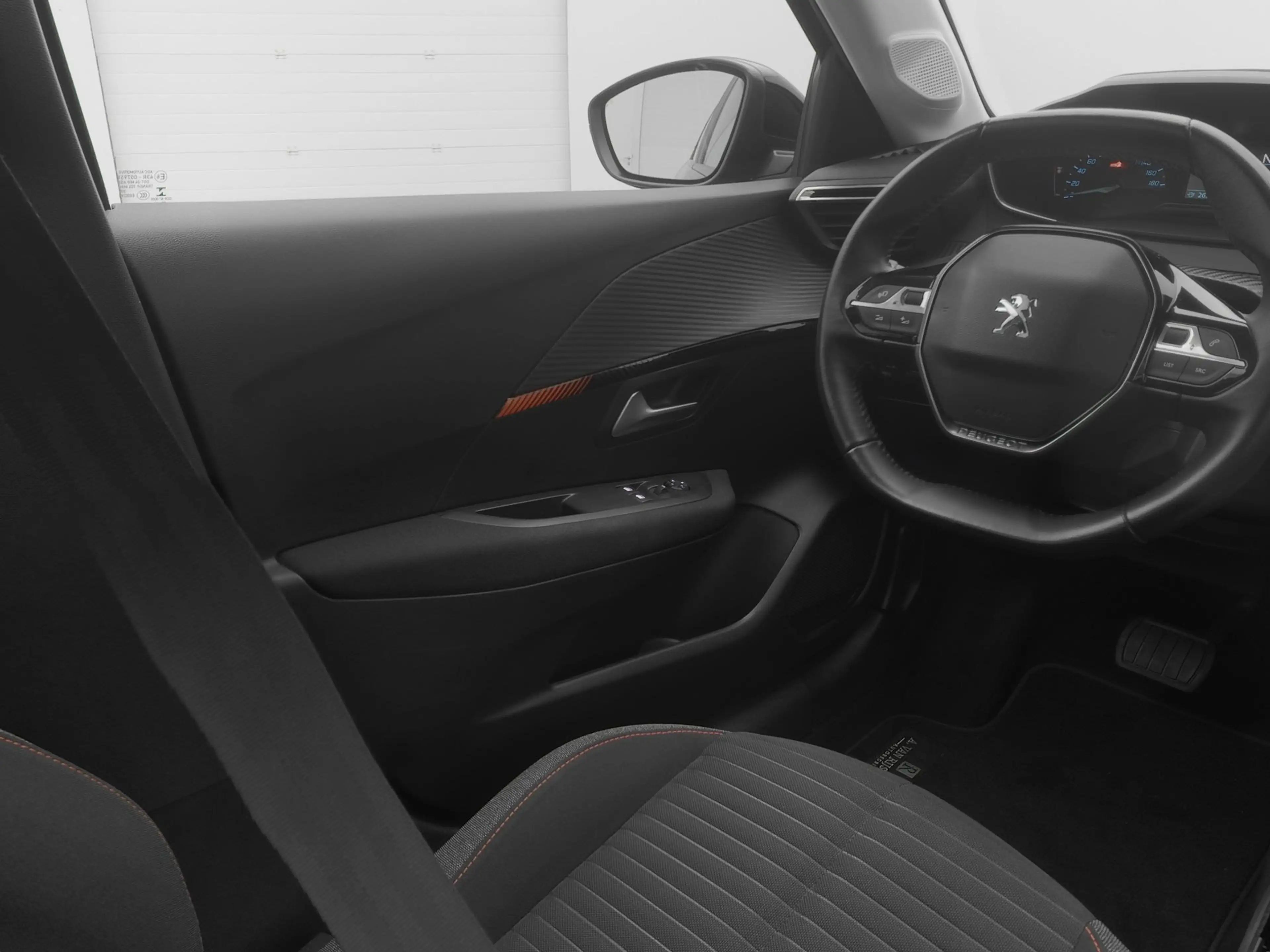 Peugeot e-208 EV Active 50 kWh | CARPLAY — photo 12