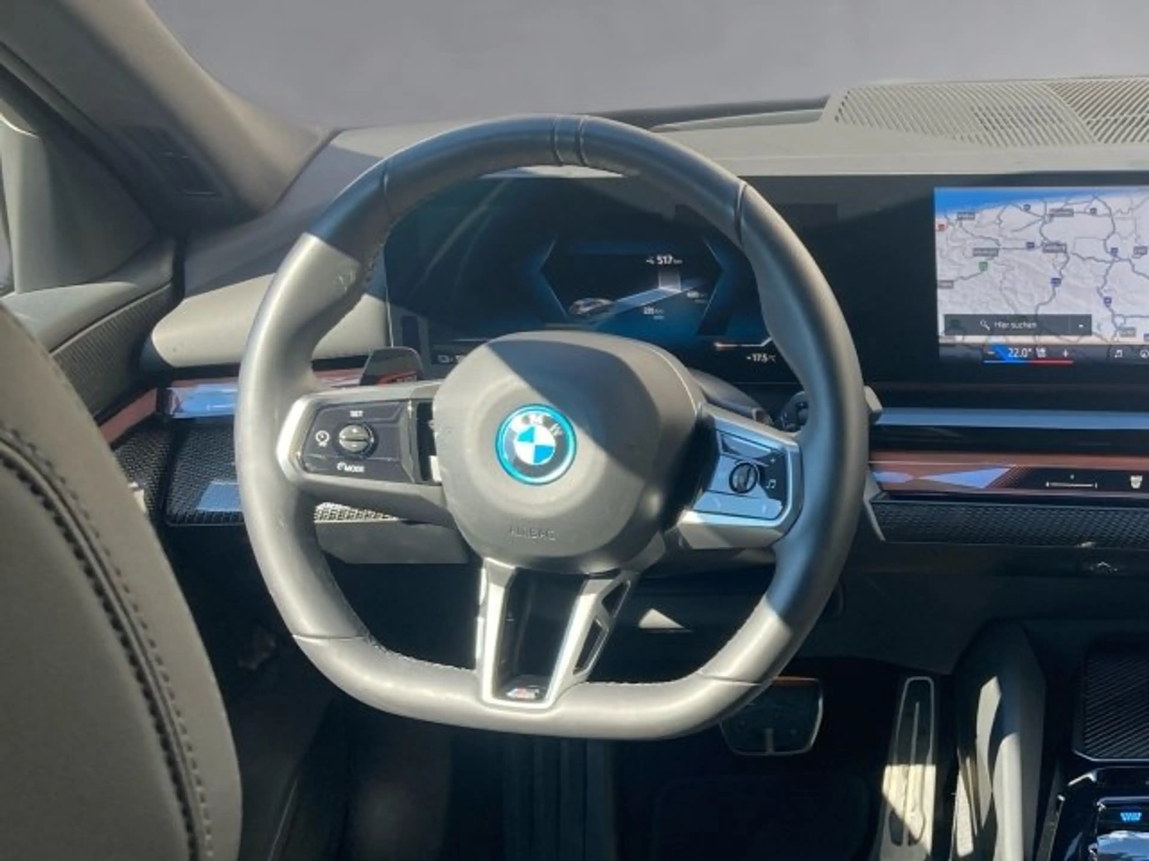 BMW i5 xDrive40 Touring — photo 10