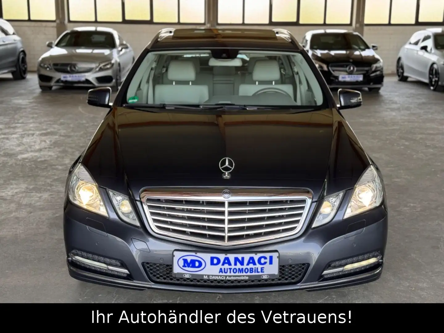 Mercedes-Benz E 300 CDI BlueEfficiency*NAVI*Xenon*PDC*Tempomat Szürke - 2