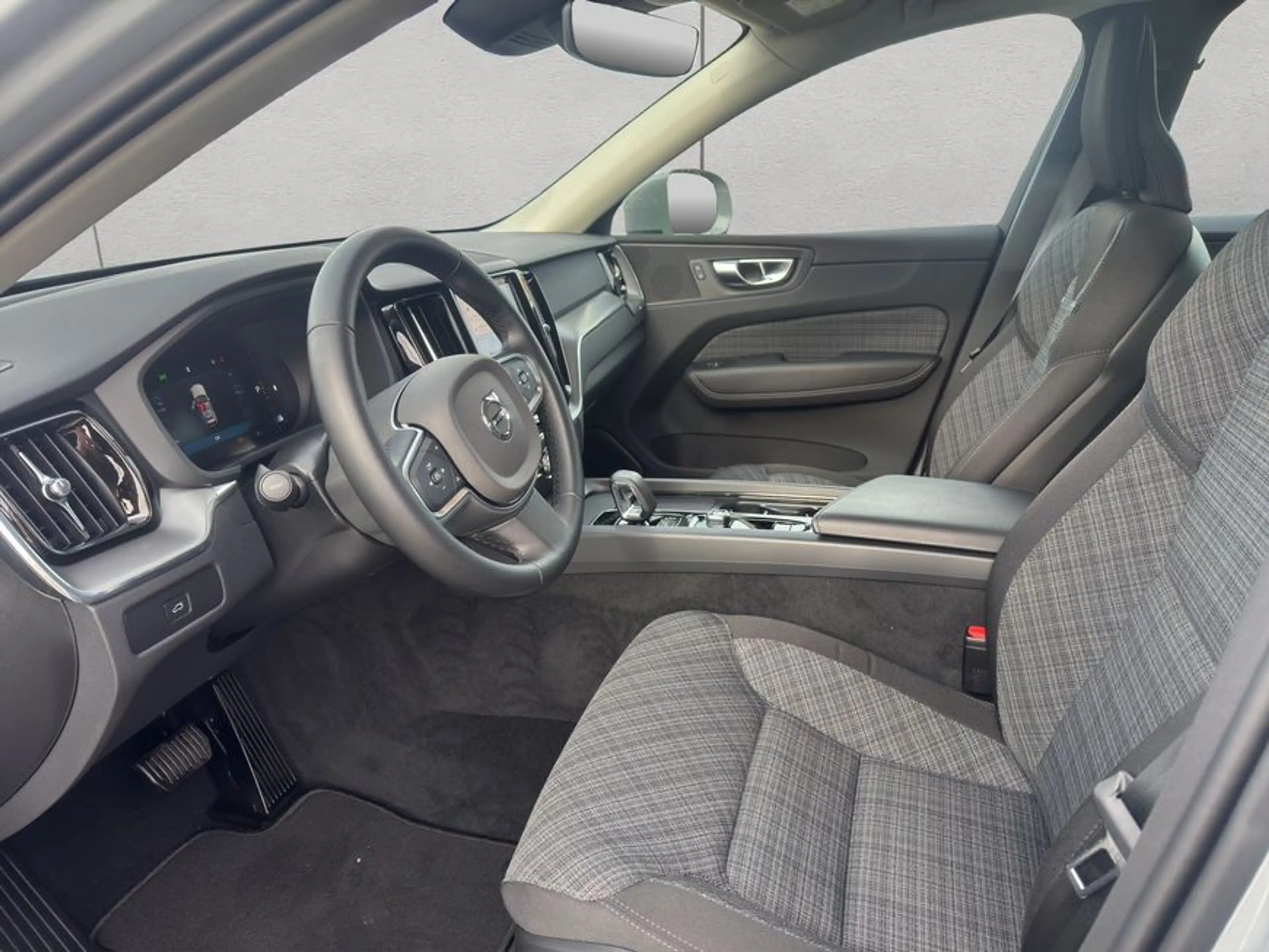 Volvo XC60 XC60 B5 AWD Core Aut Google-Maps LED Kamera PDCv+h — photo 7