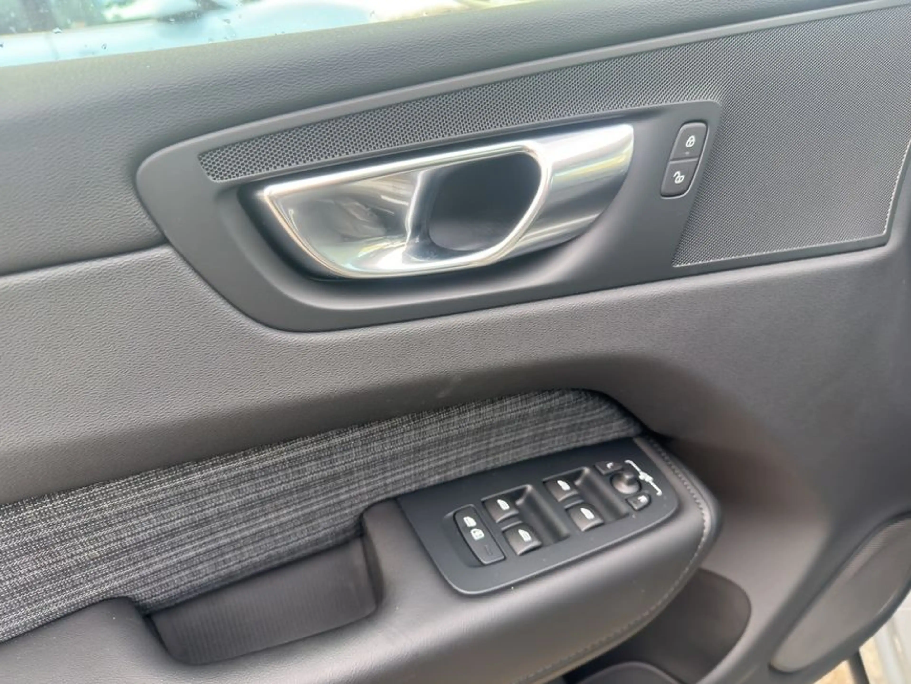 Volvo XC60 XC60 B5 AWD Core Aut Google-Maps LED Kamera PDCv+h — photo 13