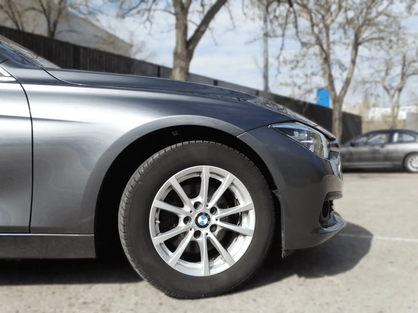 BMW 320 320i Gris - 2