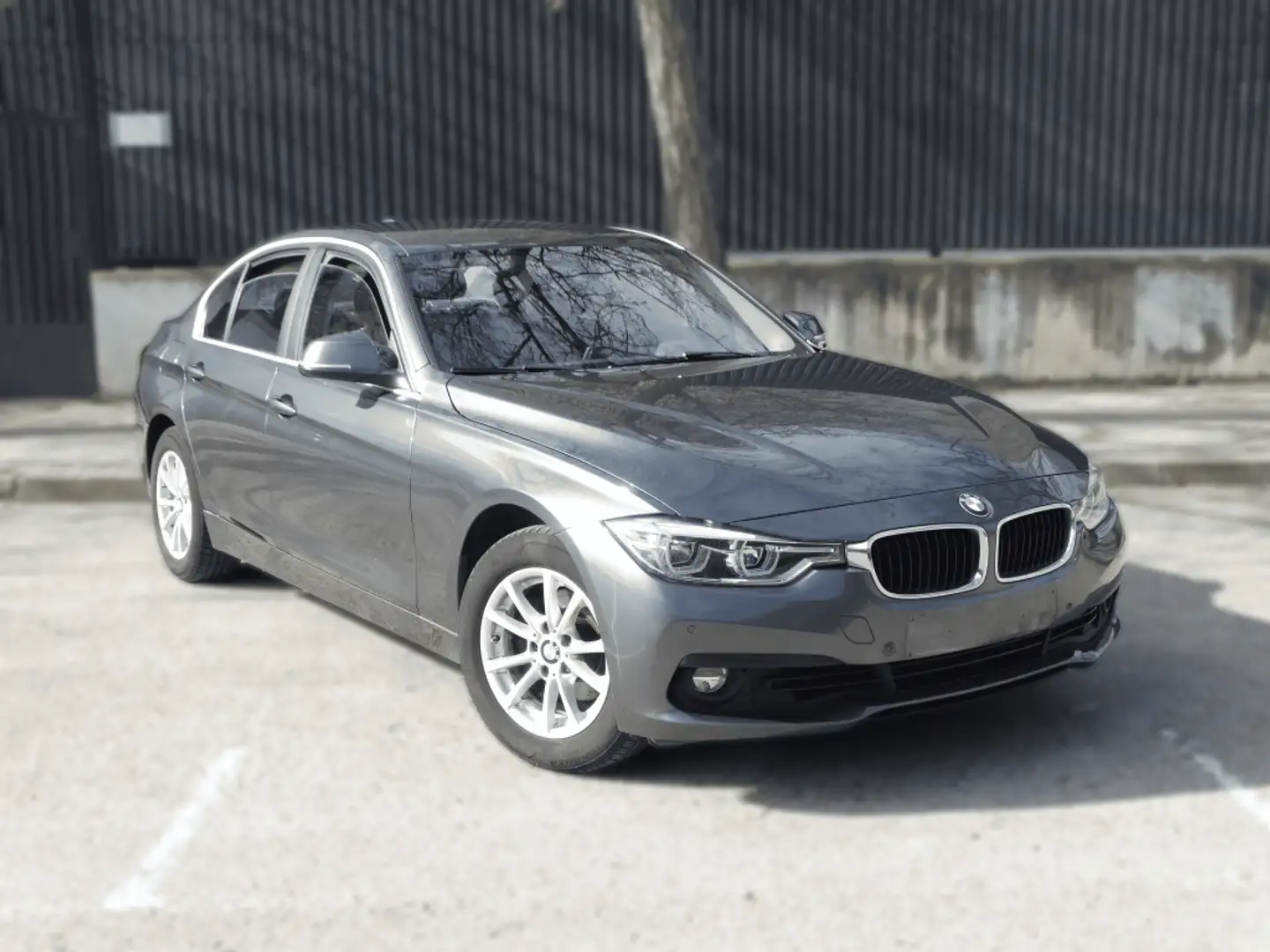 BMW 320 320i Gris - 1