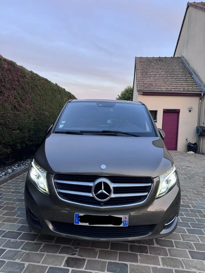 Mercedes-Benz V 250