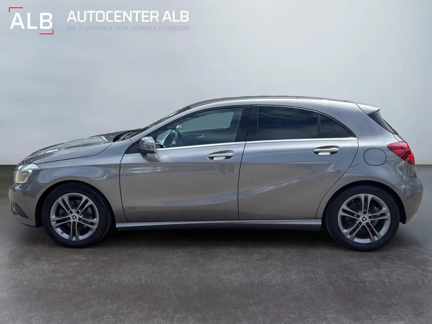 Mercedes-Benz A 180 BlueEfficiency/KLIMA/SHZ/NAVI/KAMERA/TOP Z Grau - 2