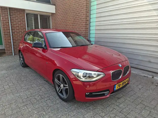 BMW 1 Series view 2