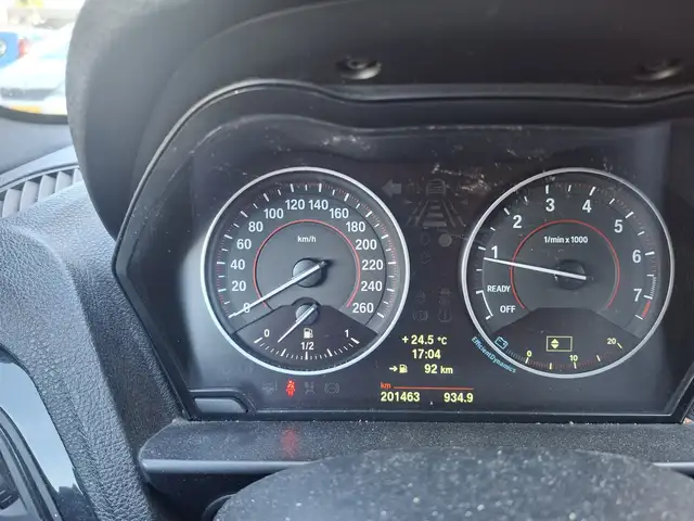 BMW 1 Series view 13