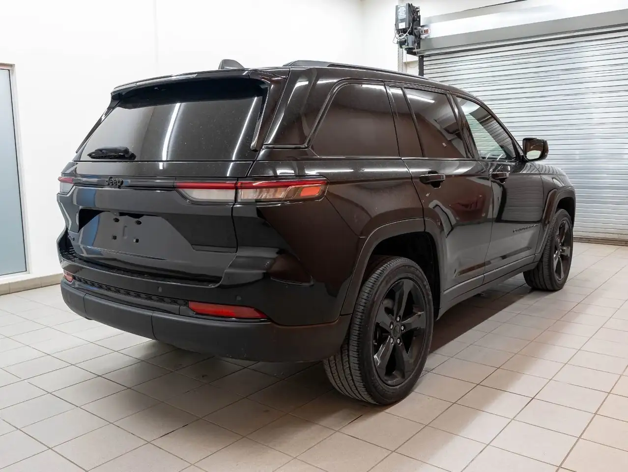 Jeep Grand Cherokee снимка Jeep Grand Cherokee