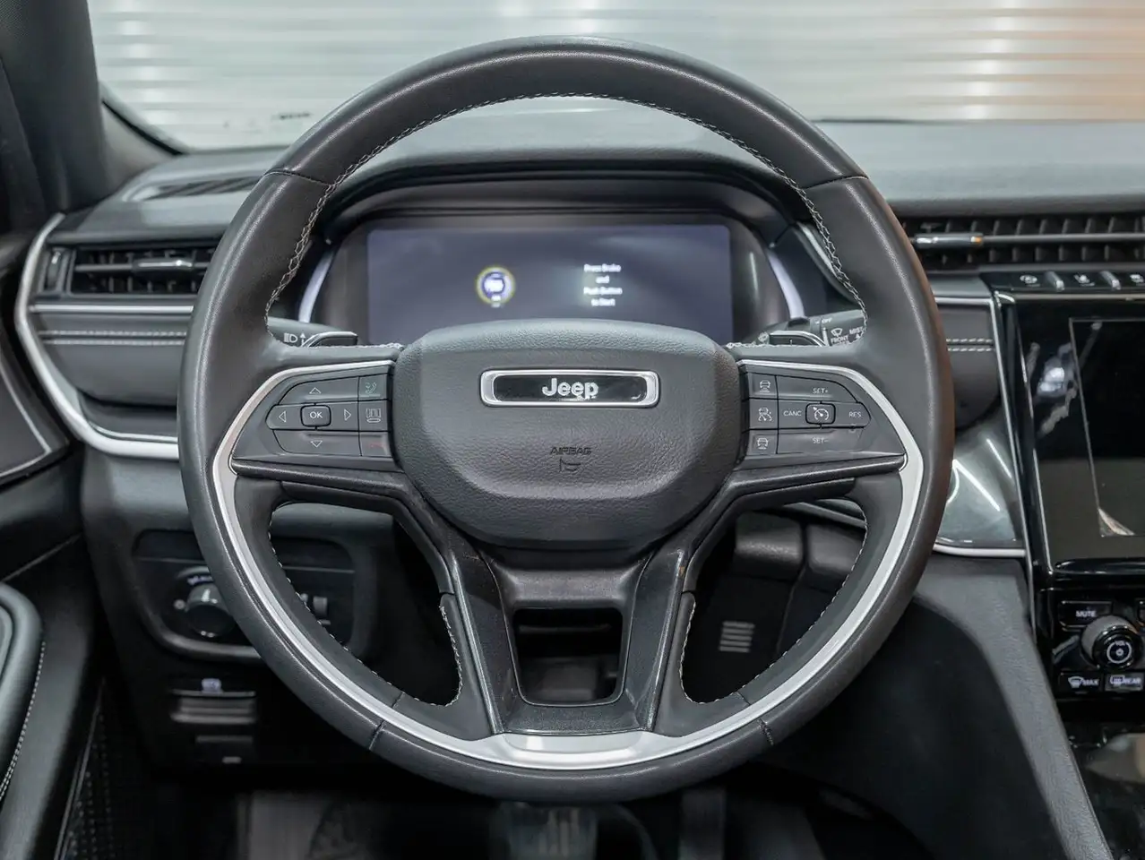 Jeep Grand Cherokee снимка Jeep Grand Cherokee