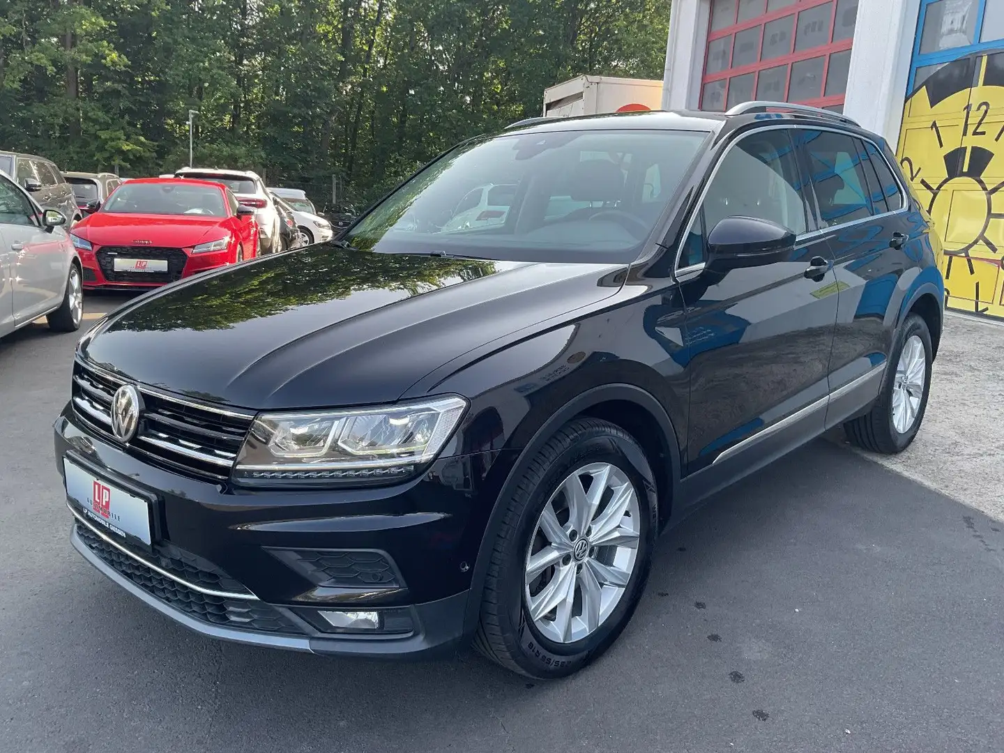 Volkswagen Tiguan Highline 4Motion ACC LED Navi Kamera PDC crna - 1