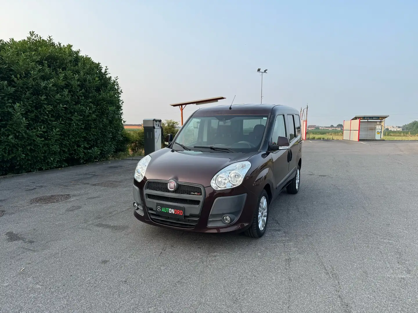 Fiat Doblo 1.6 mjt 16v Emotion Euro5 Rosso - 1