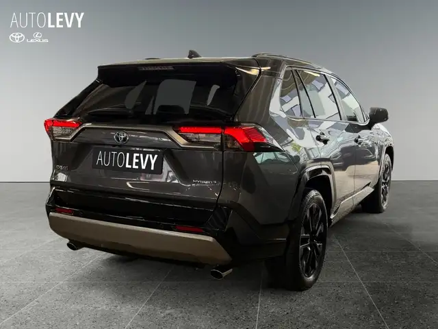Toyota Rav4 view 6