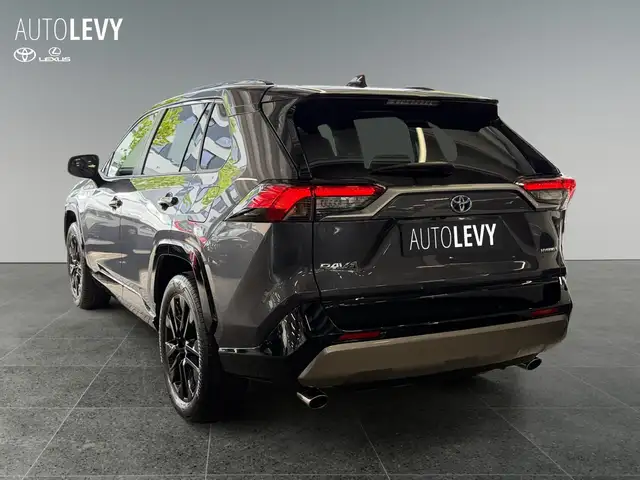 Toyota Rav4 view 4