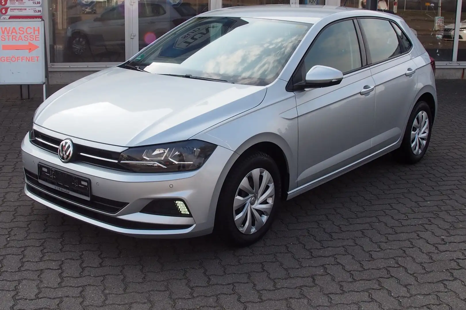 Volkswagen Polo VI Comfortline /Klimaaut./Tempomat/PDC/ Argento - 1