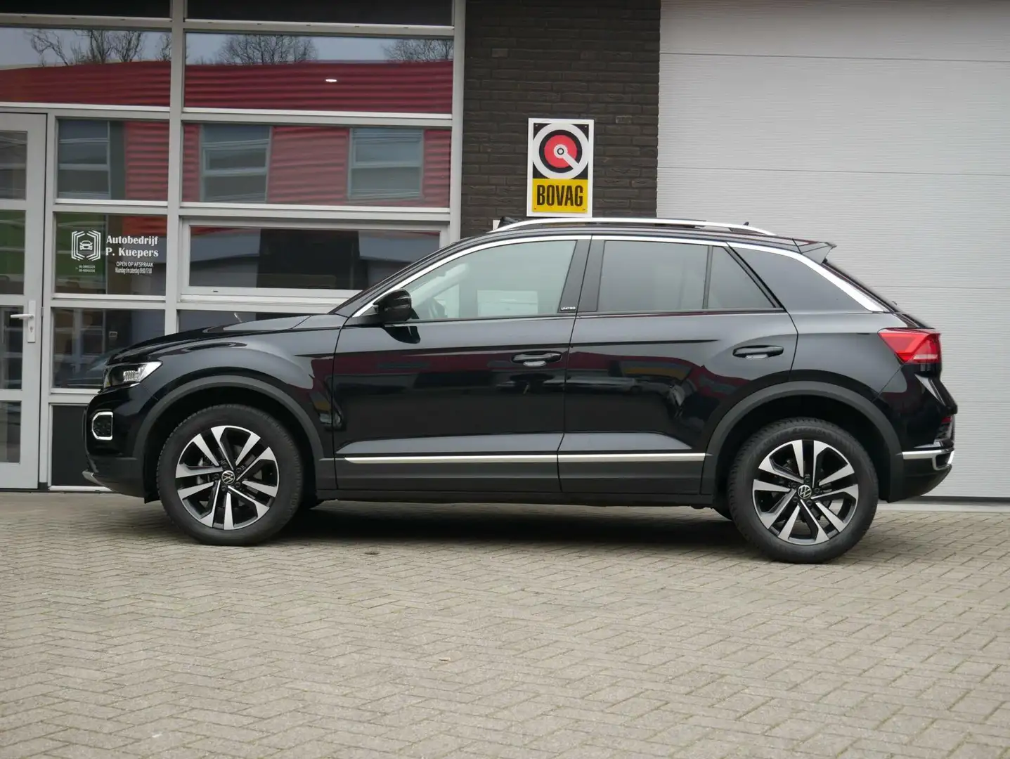 Volkswagen T-Roc 1.5 TSI Sport Pano| Navi+BT| CARPLAY Zwart - 2