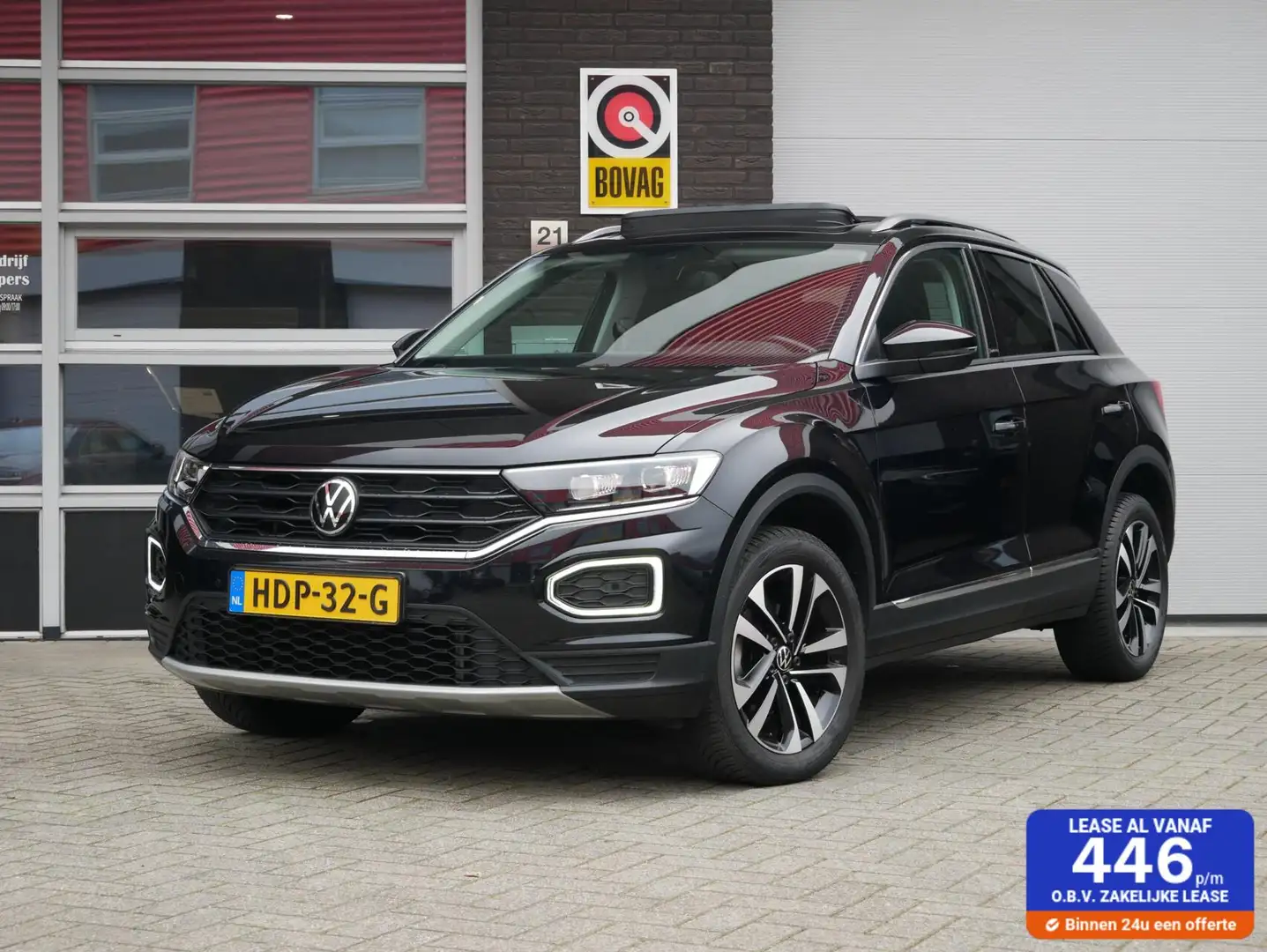 Volkswagen T-Roc 1.5 TSI Sport Pano| Navi+BT| CARPLAY Zwart - 1