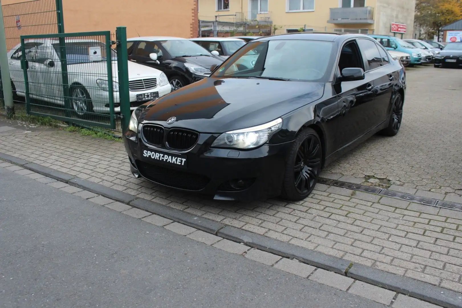 BMW 520 d Edition Lifestyle M-Felgen/LED/Temp./E.Sitz Schwarz - 1