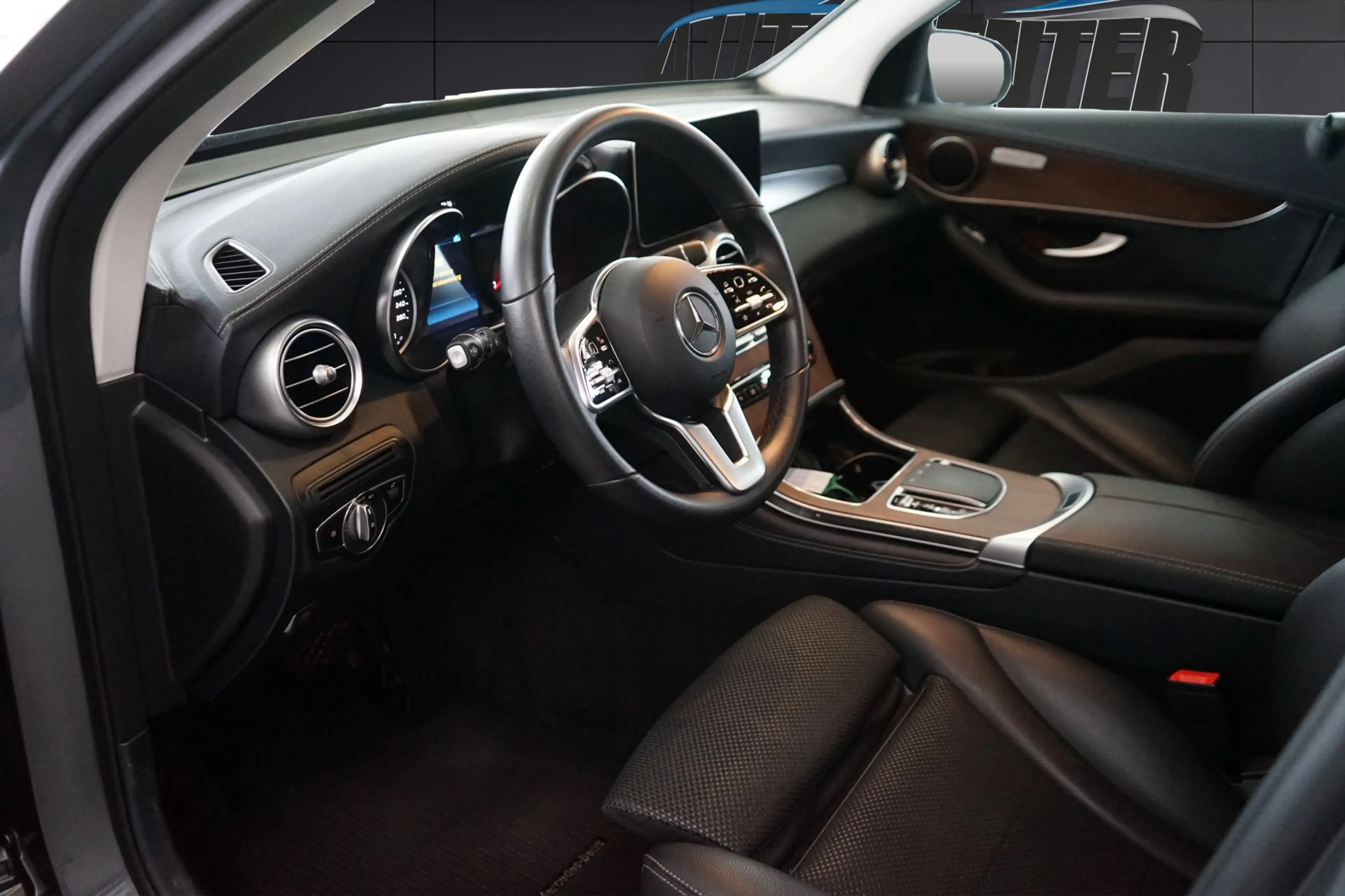 Mercedes-Benz GLC 220 4Matic+ 9G-TRONIC+NAVI+2-Zonen KLIMAAUTOMATIK+ — photo 8