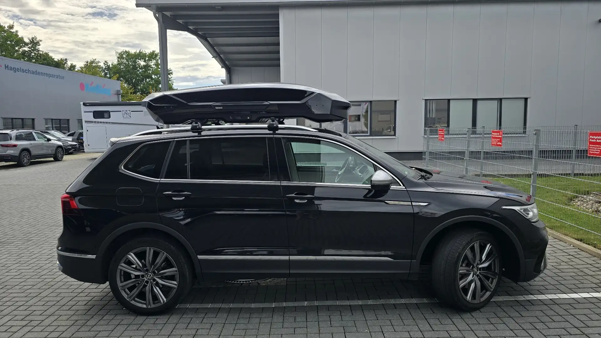 Volkswagen Tiguan Allspace Elegance 4Motion Schwarz - 1