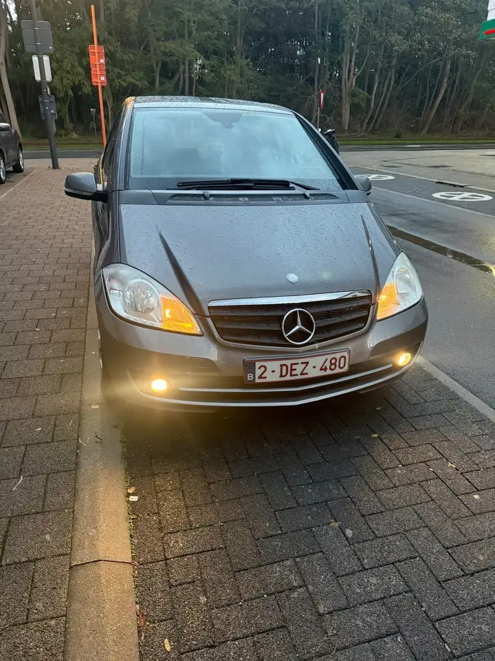 Mercedes-Benz A 180 Elegance — photo 1 of 9
