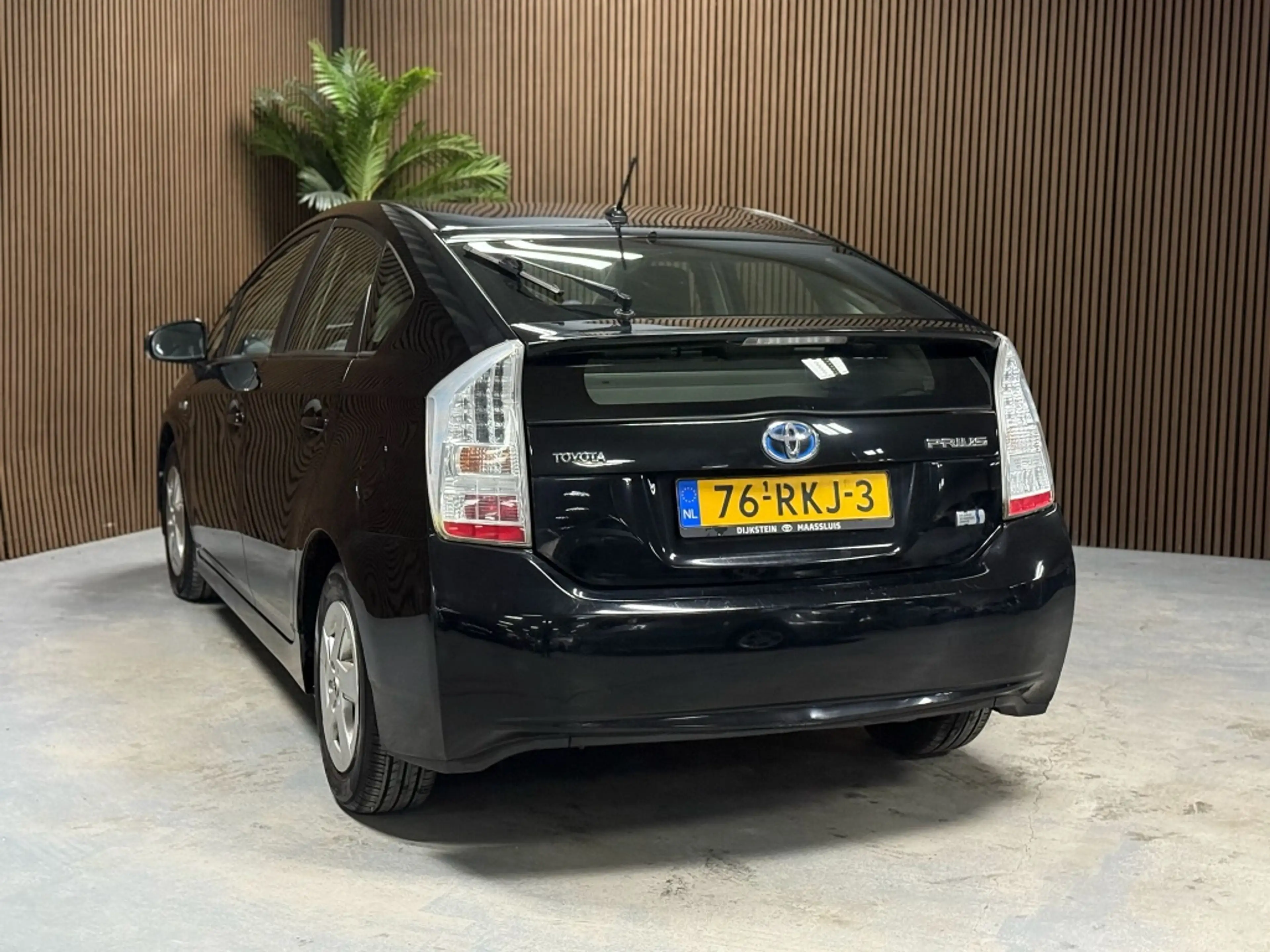 Toyota Prius 1.8 Comfort — photo 6
