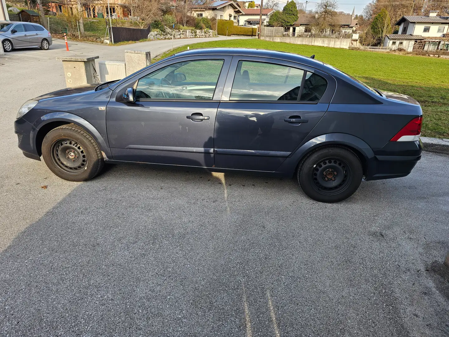 Opel Astra Astra 1,6 Edition Edition Blau - 2