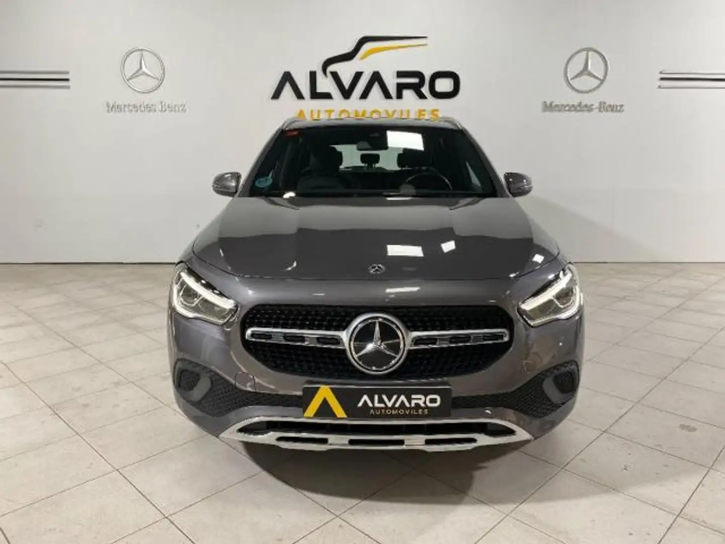 Mercedes-Benz GLA 200 200d 8G-DCT Gris - 2