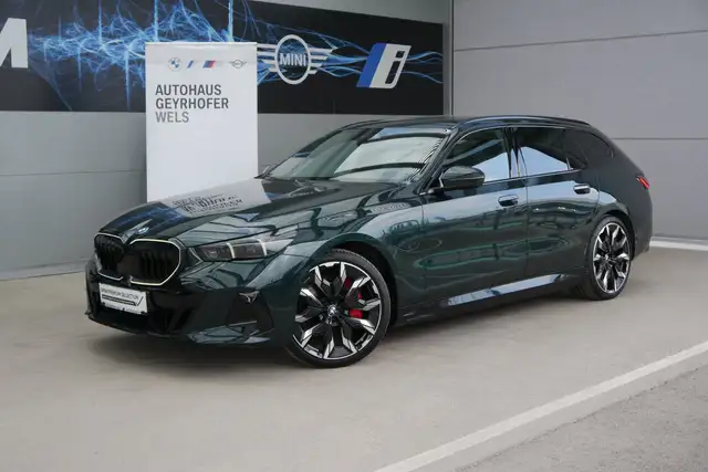 BMW 550 e xDrive *Individual Lack/M-Paket-Pro/AHK/M-Sitze/Sitzlüftung/DA-Prof.*