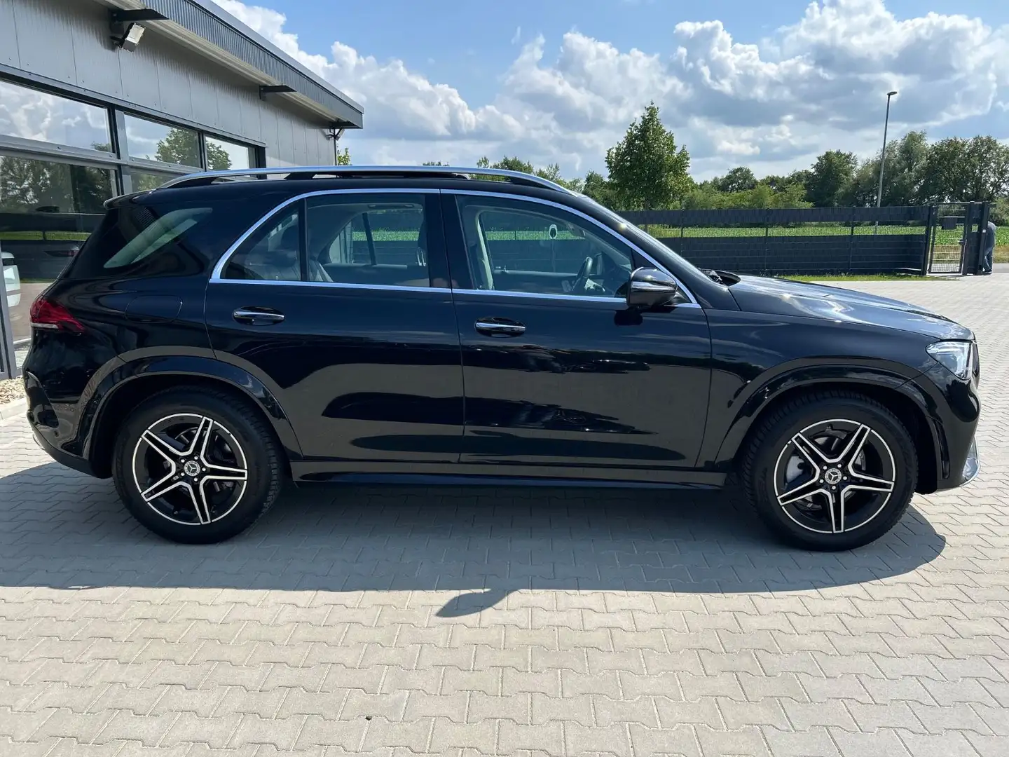 Mercedes-Benz GLE 300 d 4M AMG -Pano-Memory-Burmester-360K Zwart - 2