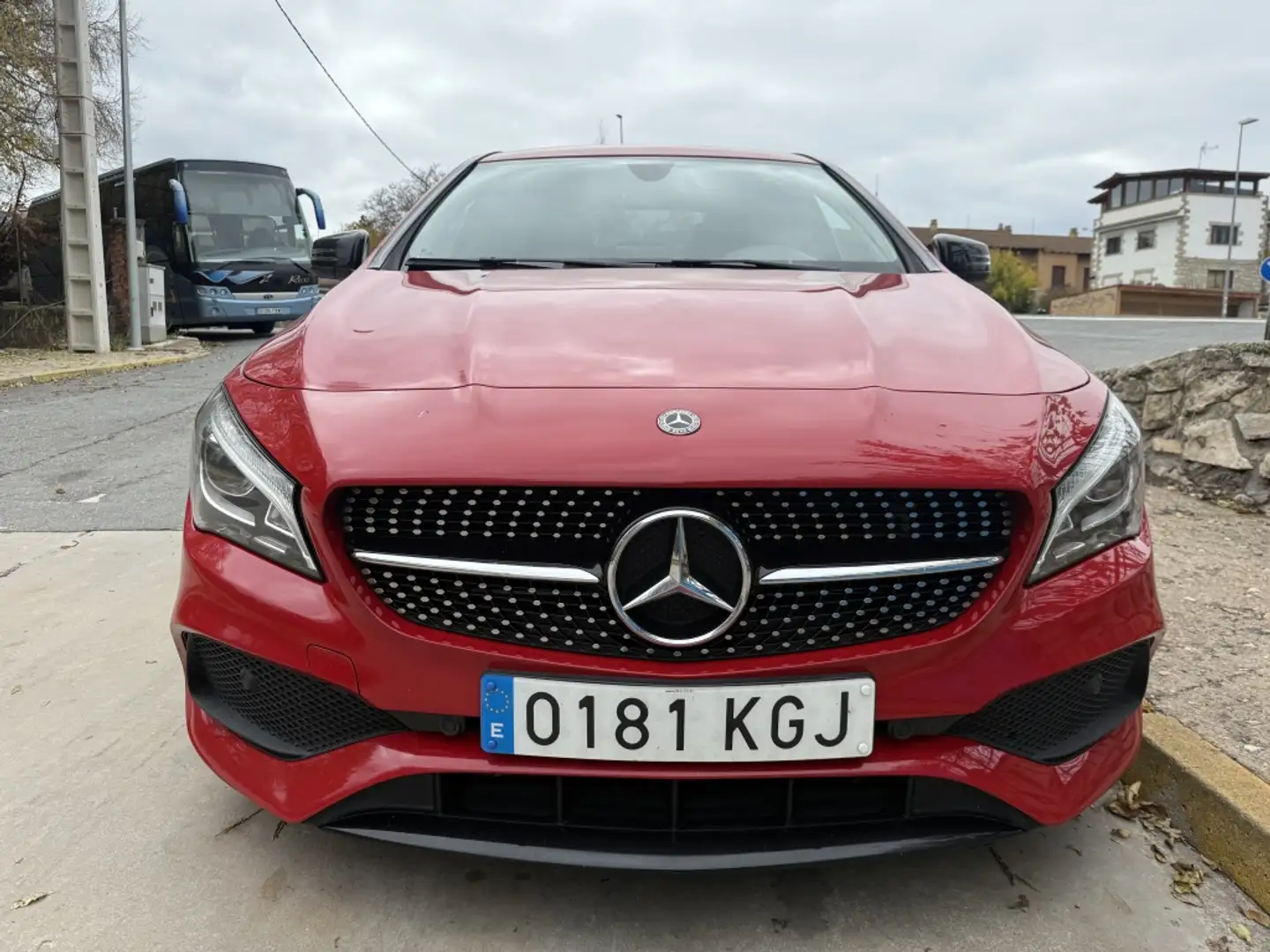 Mercedes-Benz CLA 200 200d 7G-DCT Rojo - 2