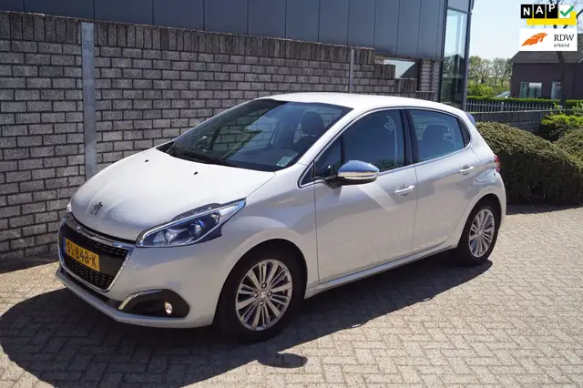 Peugeot 208 1.2 PureTech Allure 5 Deurs Navi Clima Sportstoele