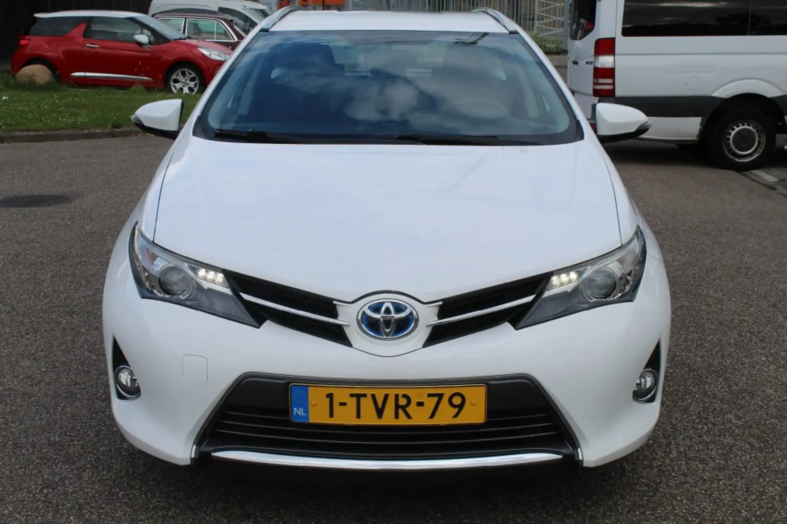 Toyota Auris 1.8 HYBRID ASP. Weiß - 2