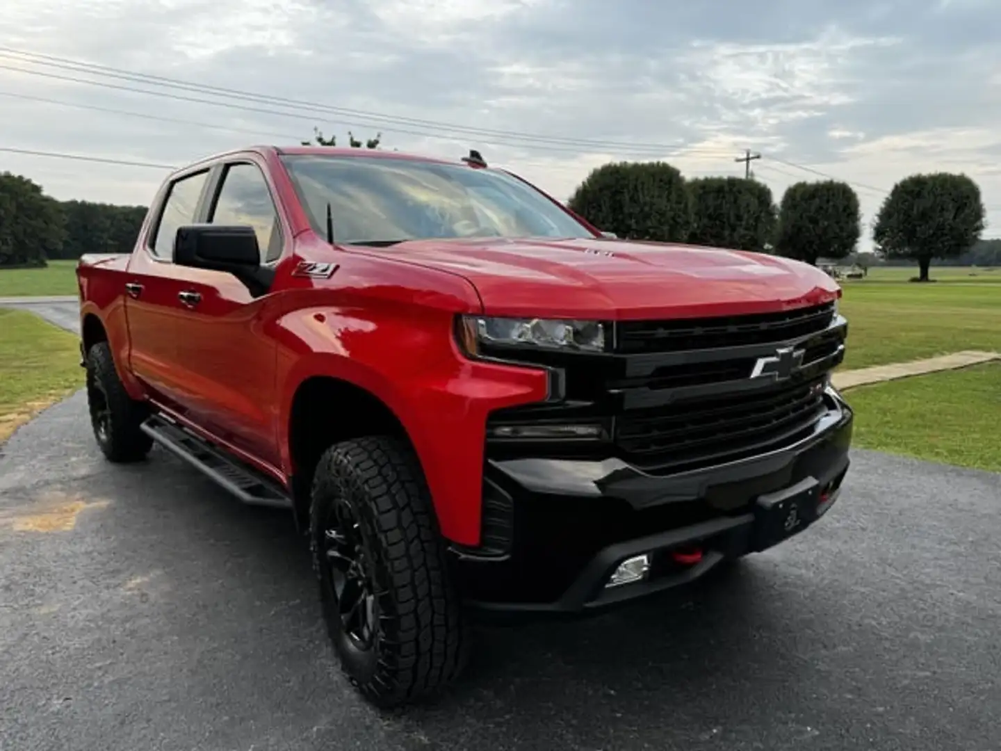 Chevrolet Silverado Silverado crew cab 5.3 V8 LT Trail Boss 4x4 Червоний - 1