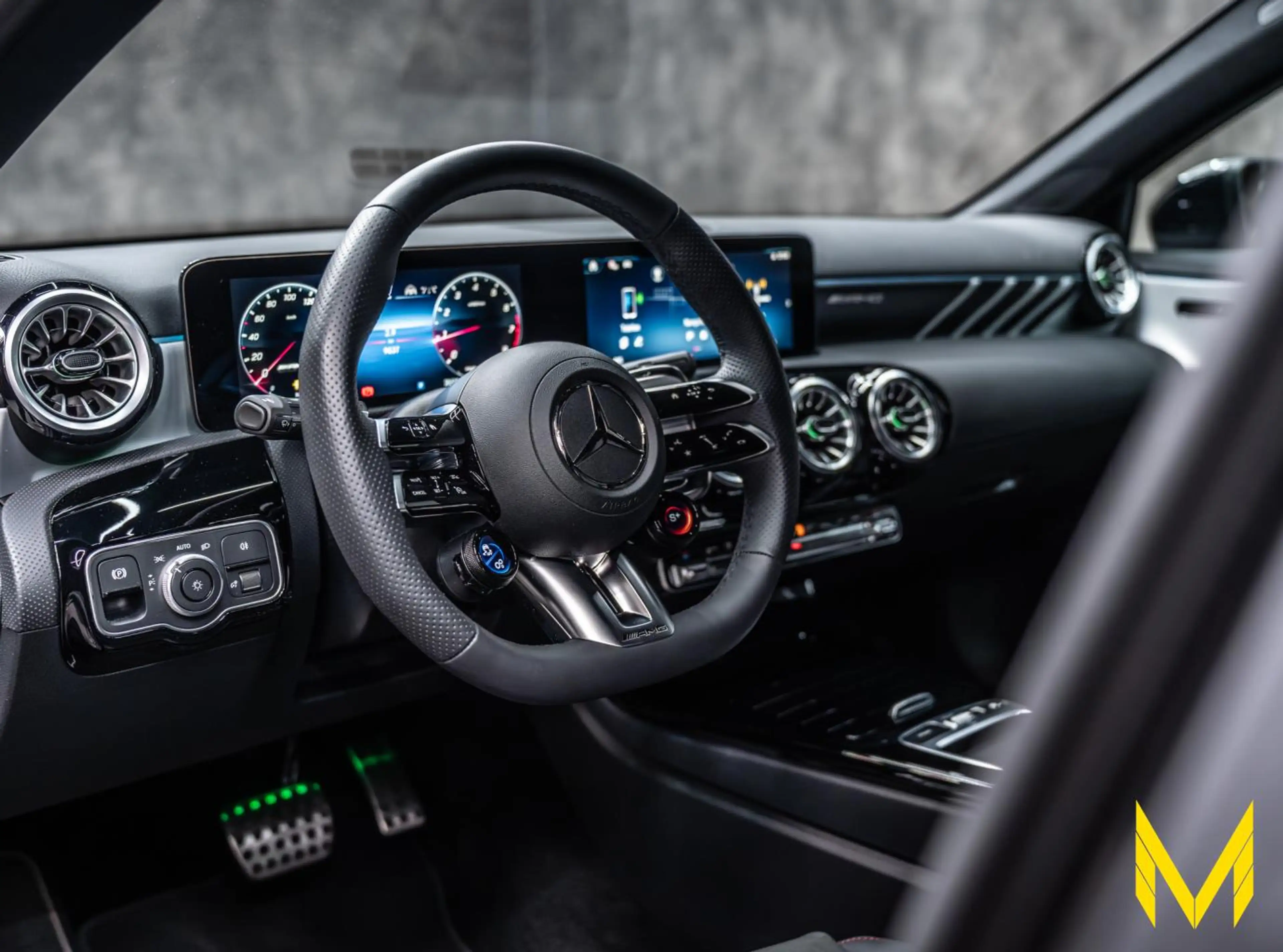 Mercedes-Benz A 35 AMG 4M LIM|ADV+|MAGNO|AERO|NIGHT|LM19Z|DIS+ — photo 11