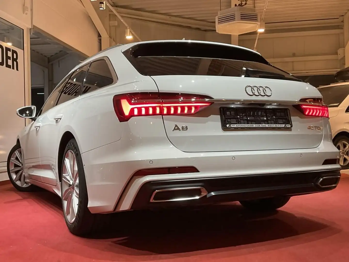Audi A6 Avant 40 TDI S-line Plus*Sport* NAVI*AHK*LED* bijela - 2