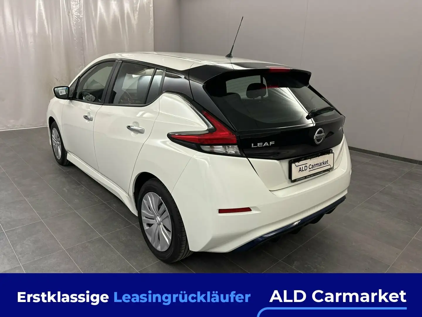 Nissan Leaf 40 kWh Visia Limousine, 5-türig, Direktantrieb, 1- Weiß - 2