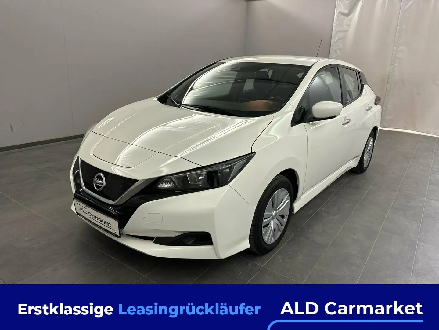 Nissan Leaf 40 kWh Visia Limousine, 5-türig, Direktantrieb, 1- Weiß - 1