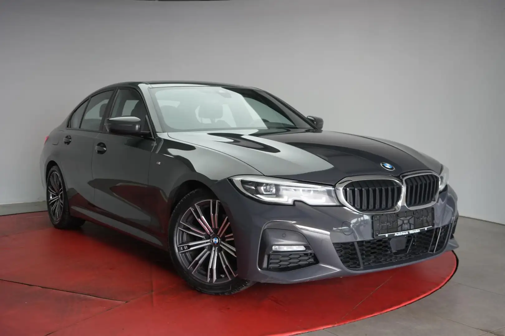 BMW 320 i M Sport Navi/ACC/Virtual/LED Grau - 1