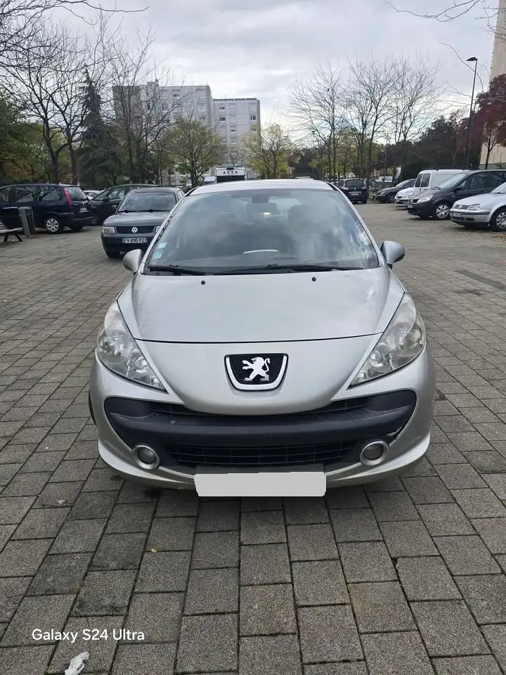 Peugeot 207 1.6 HDi 16v 90ch Sport Pack