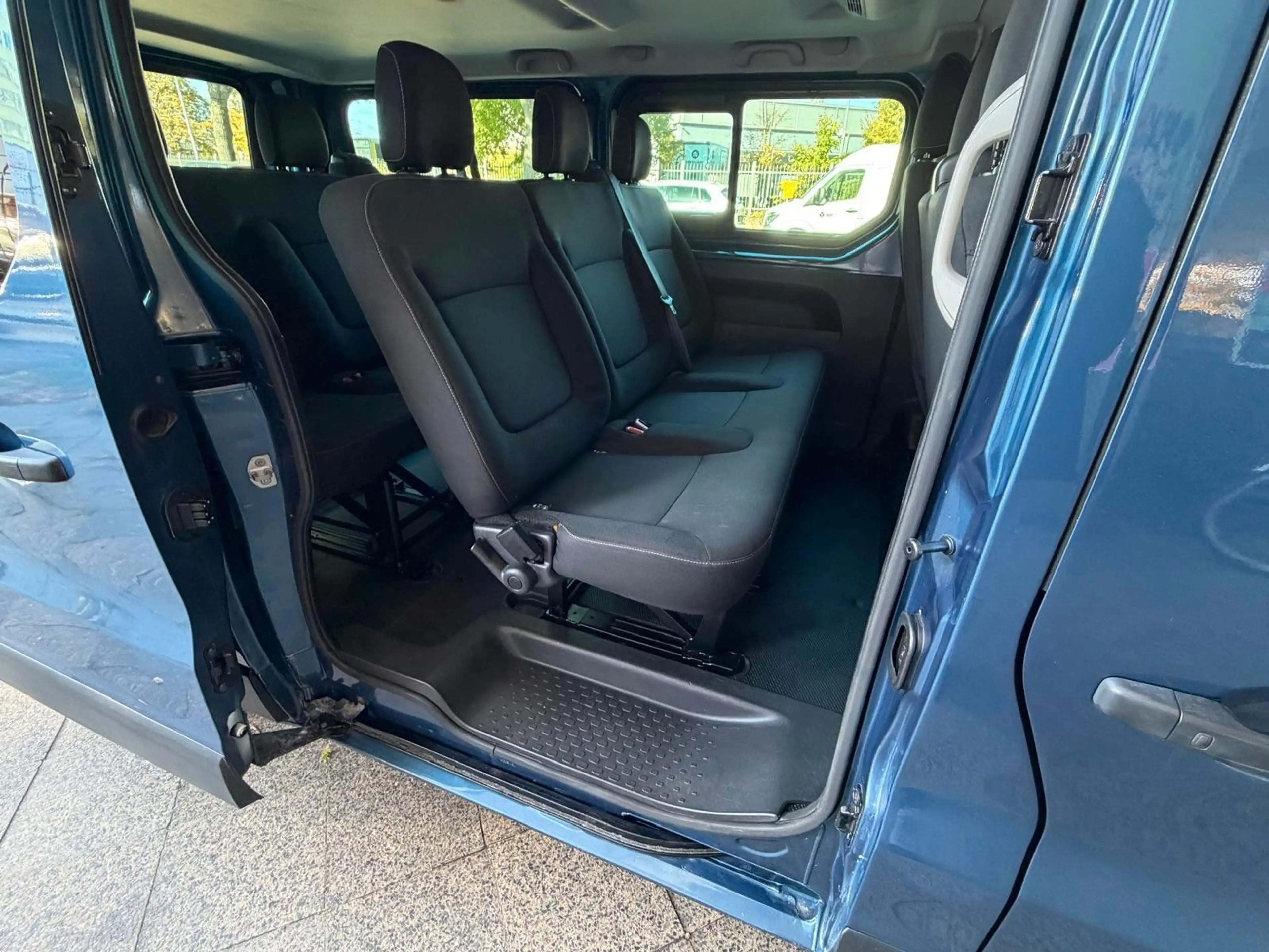 Renault Trafic III L2H1 2,9t Grand  Expression/9Sitzer — photo 5