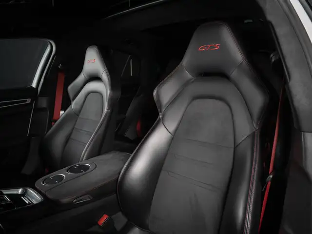 Porsche Panamera view 12