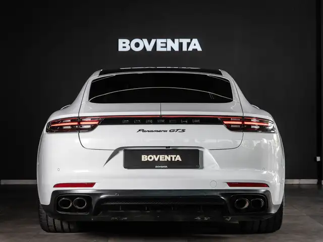 Porsche Panamera view 10