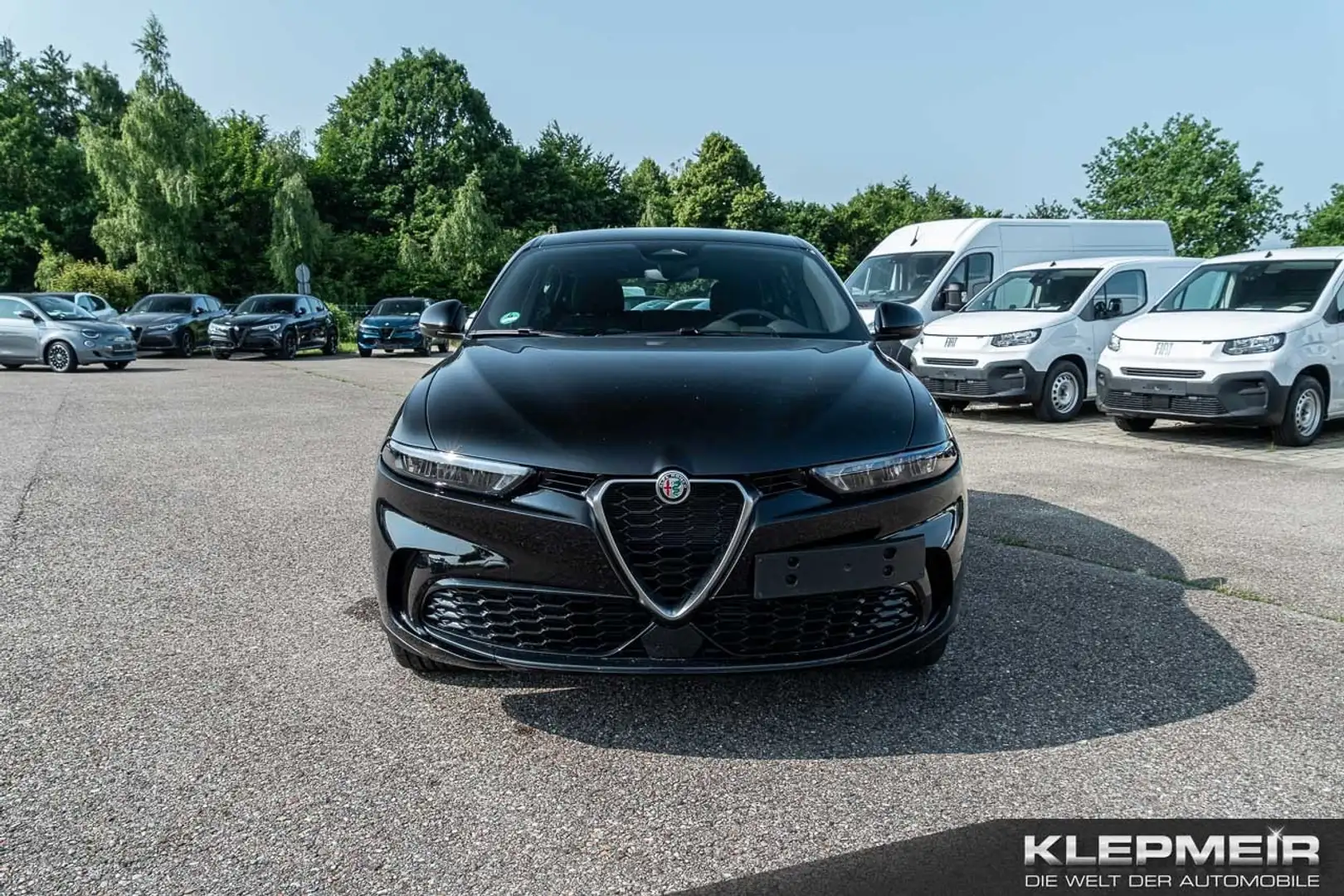 Alfa Romeo Tonale SUPER 1.5 T 96kW (130ps) 48V-Hybrid 15kW Czarny - 2