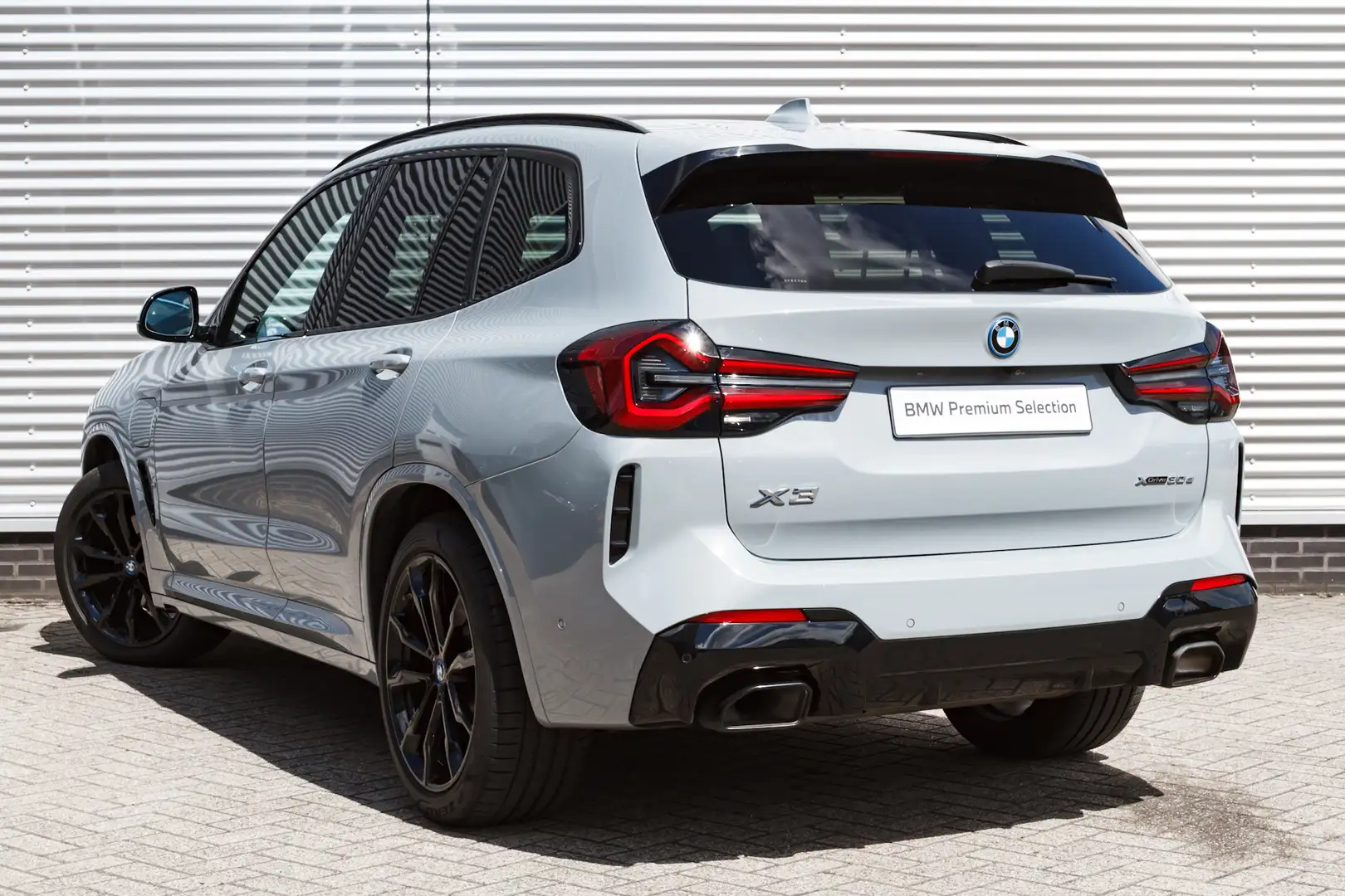 BMW X3 xDrive30e High Executive M Sport Automaat / Panora Grijs - 2