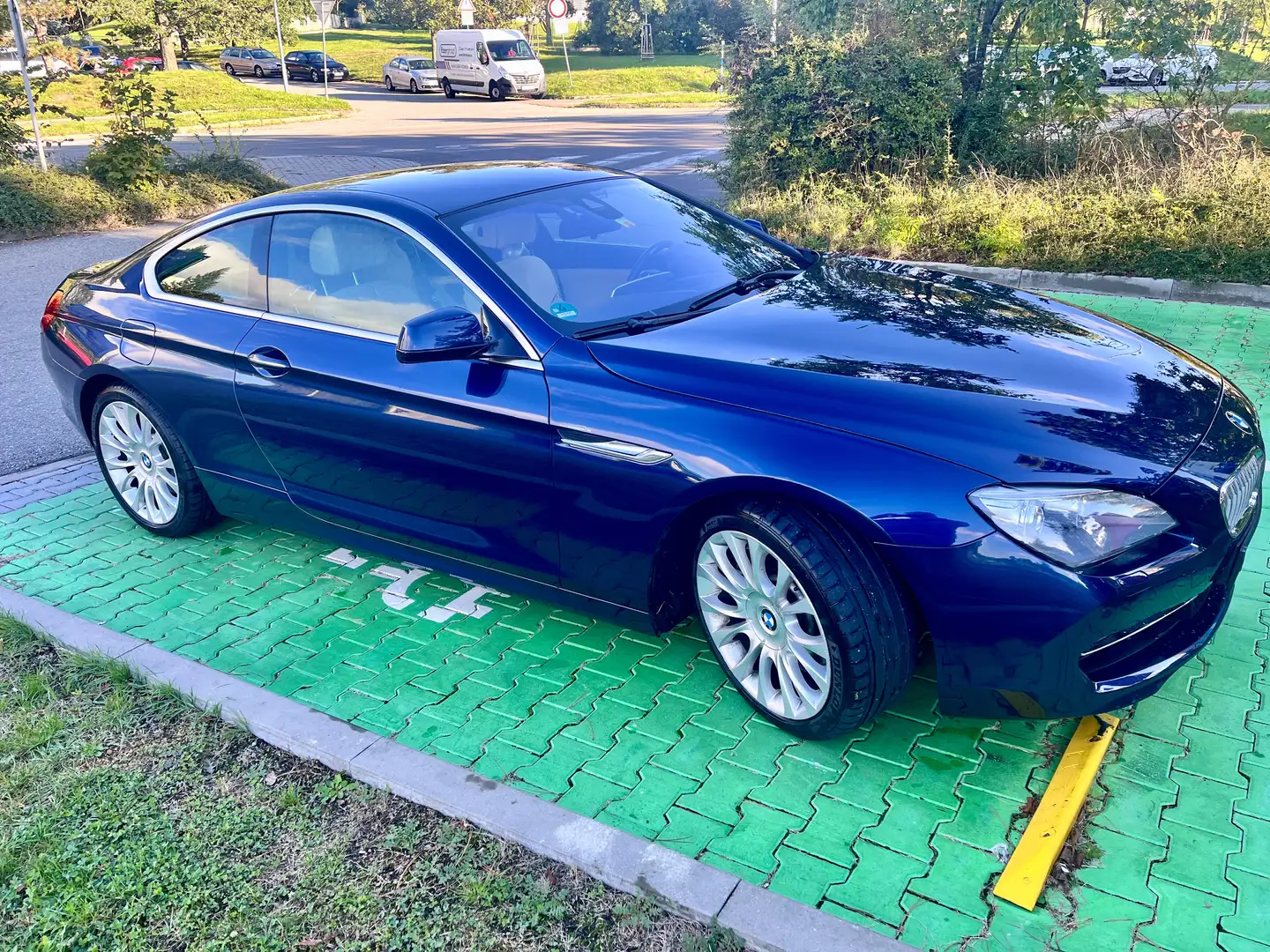 BMW 650 650i xDrive Coupe plava - 2