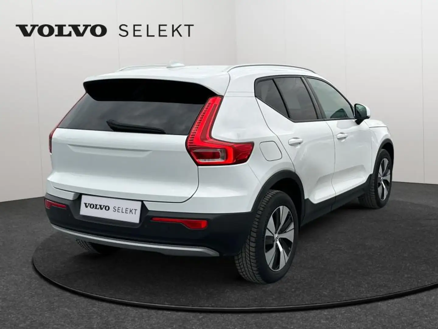 Volvo XC40 T3 Momentum Pro / Essence Blanc - 2